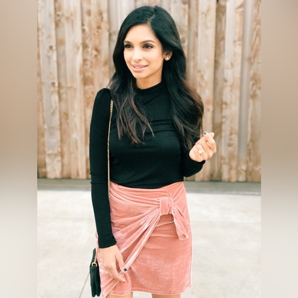 Tularosa Katie Velvet Mini Skirt Wild Rose S NWT - Picture 3 of 6